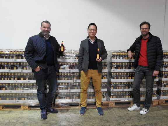 Hirter Brauerei News Suedkorea Niki Riegler Johann Lee Alexander Hofer Bierlieferung