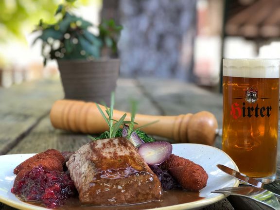 Hirter Braukeller Herbst Schmankerl Biergarten herbstCULT